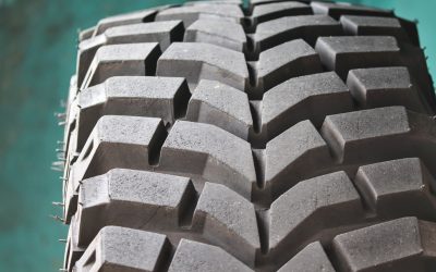 8 Signs You Need to Buy New Diesel Truck Tires